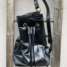 Kübeltasche Lack Schwarz